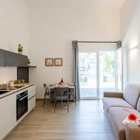 Charming Flat In - Happy
