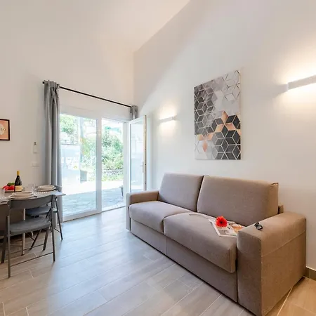 Charming Flat In - Happy Cogoleto