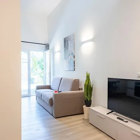 Charming Flat In - Happy
