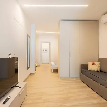 Charming Flat In - Happy