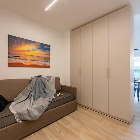 Lejlighed Charming Flat In - Happy