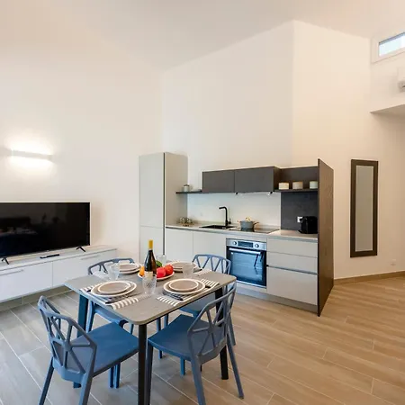 Apartment Charming Flat In - Happy Cogoleto