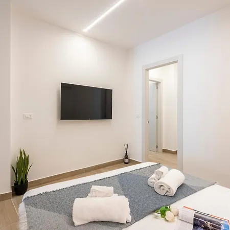 Charming Flat In - Happy Apartment