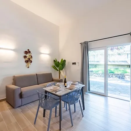 Apartamento Charming Flat In - Happy Cogoleto