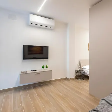 Charming Flat In - Happy *